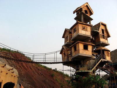 beautiful_tree_houses_01.jpg