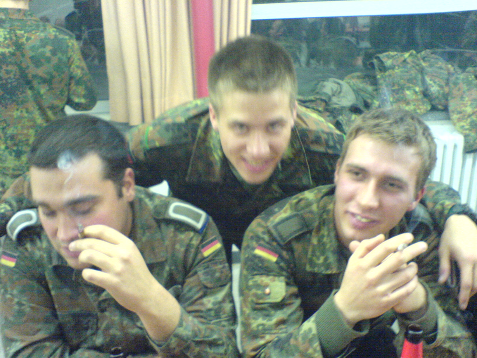 ihr 2 vollpfosten ums mit eurem prolligen deutsch auszudruecken.JPG